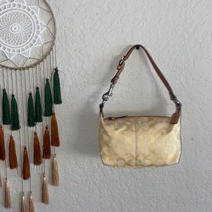 Coach yellow 🤩🐱⭐️